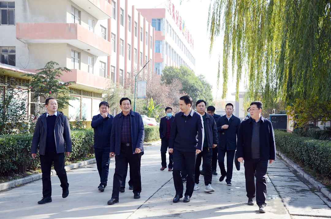 許昌市委統戰部領(lǐng)導走訪(fǎng)調研大張公司(圖1)