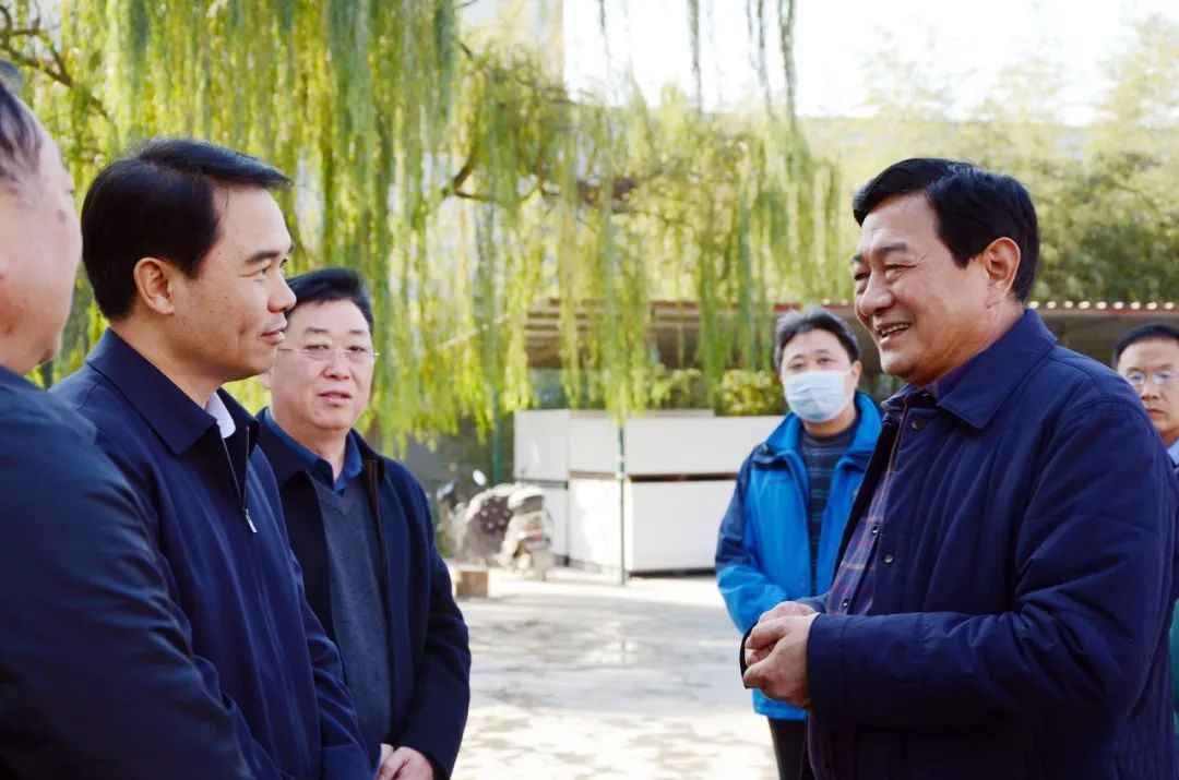 許昌市委統戰部領(lǐng)導走訪(fǎng)調研大張公司(圖4)