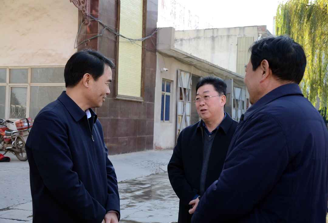 許昌市委統戰部領(lǐng)導走訪(fǎng)調研大張公司(圖5)